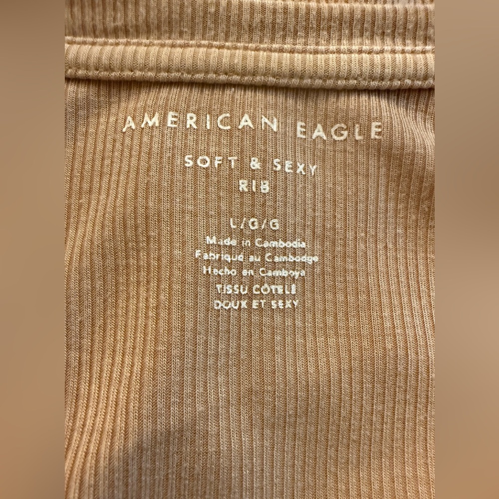 American Eagle Outfitters V-Neck Long Sleeve,
Honey Mustard/Lt Brown see 1st pic